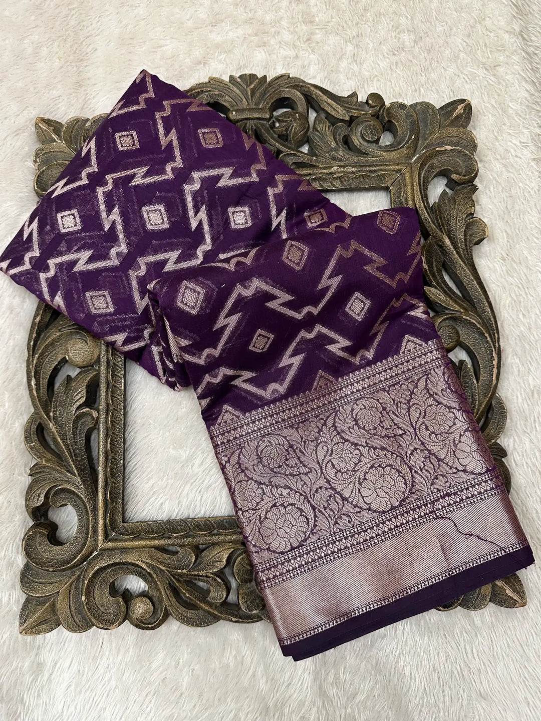 Contemporary Weave Kora Tissue Silk Banarasi Saree