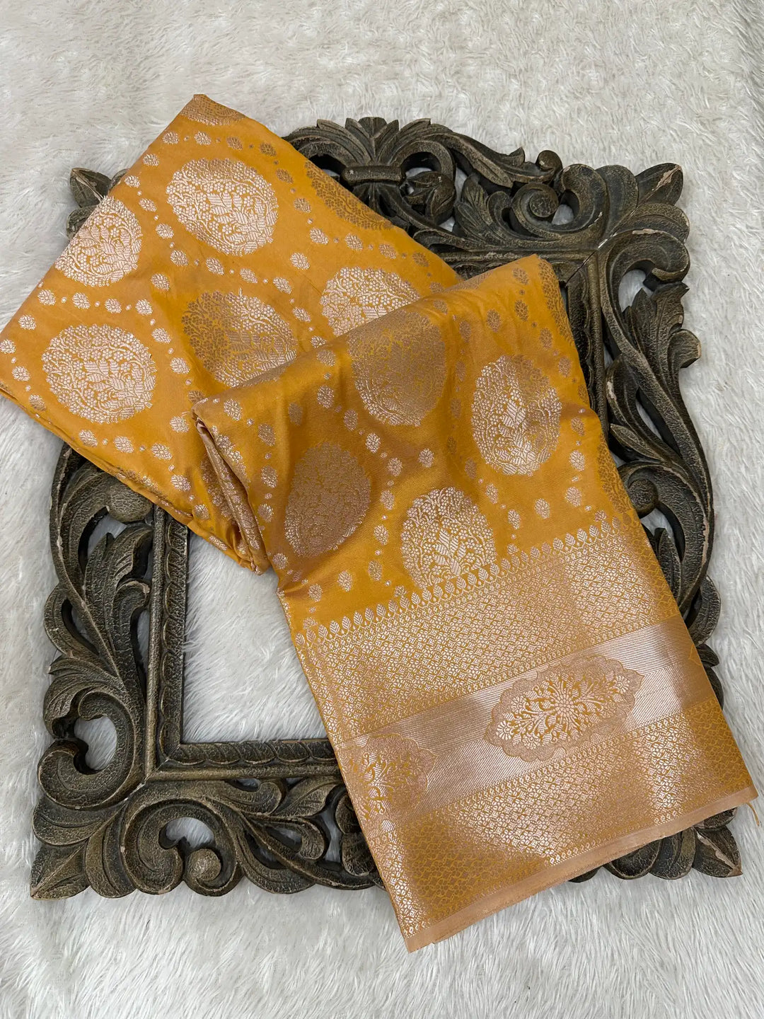 Contemporary Weave Kora Tissue Silk Banarasi Saree