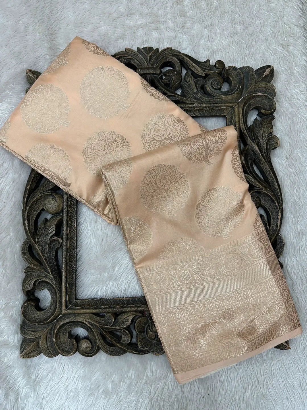 Contemporary Weave Kora Tissue Silk Banarasi Saree