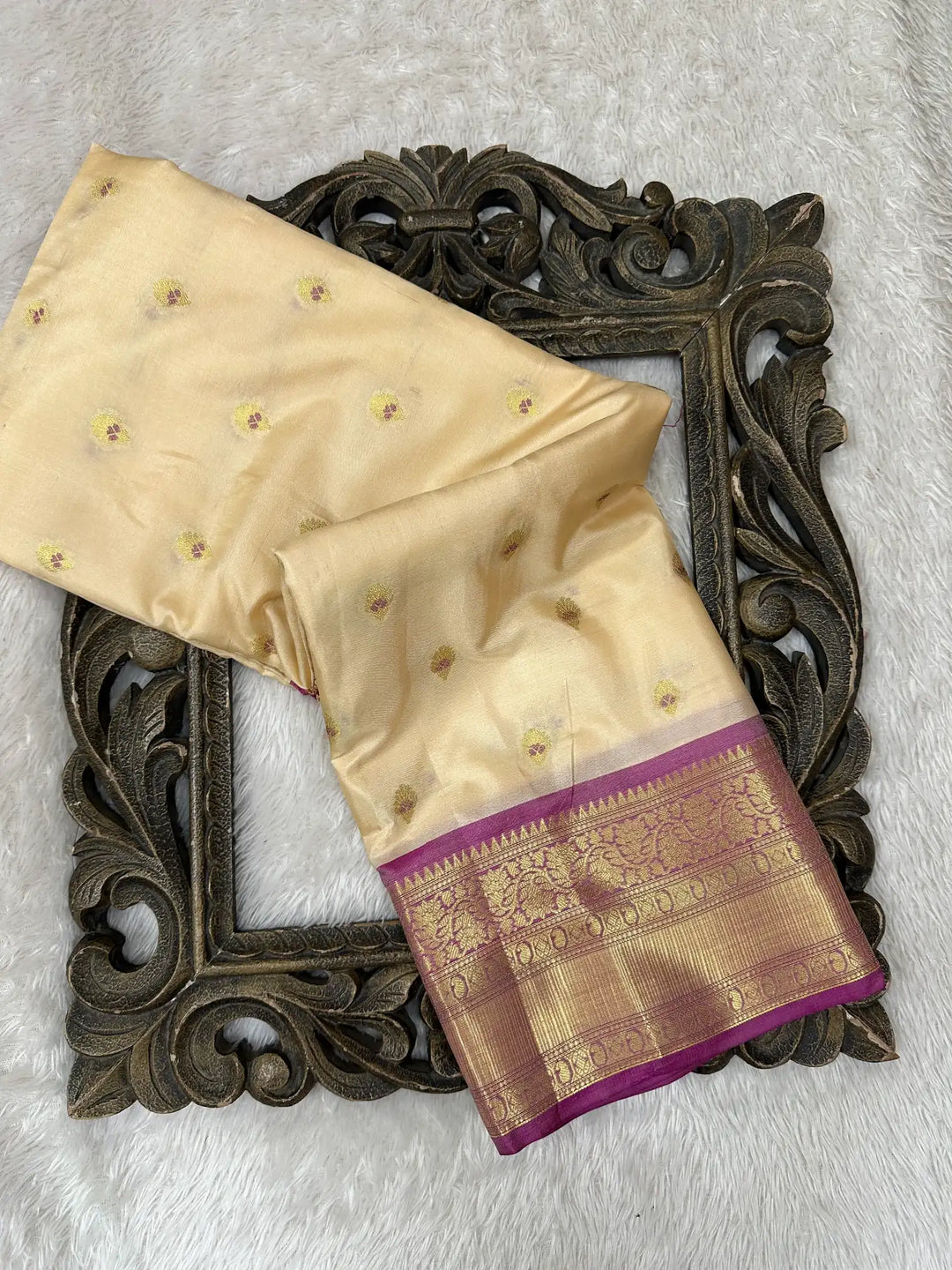 Contemporary Weave Kora Tissue Silk Banarasi Saree