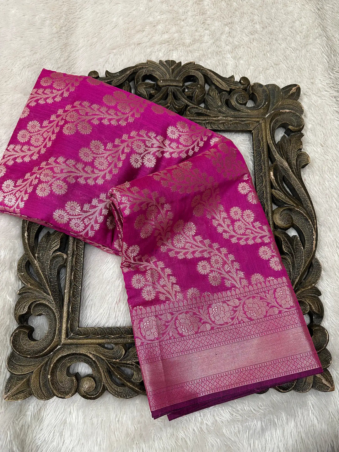 Contemporary Weave Kora Tissue Silk Banarasi Saree