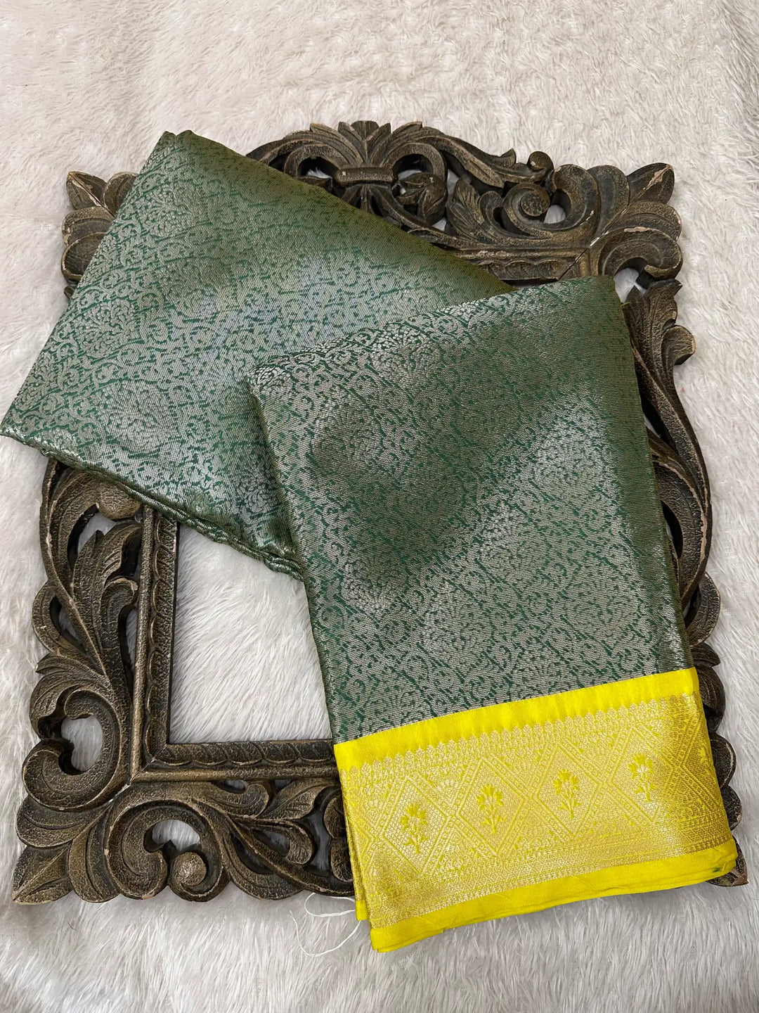 Contemporary Weave Kora Tissue Silk Banarasi Saree