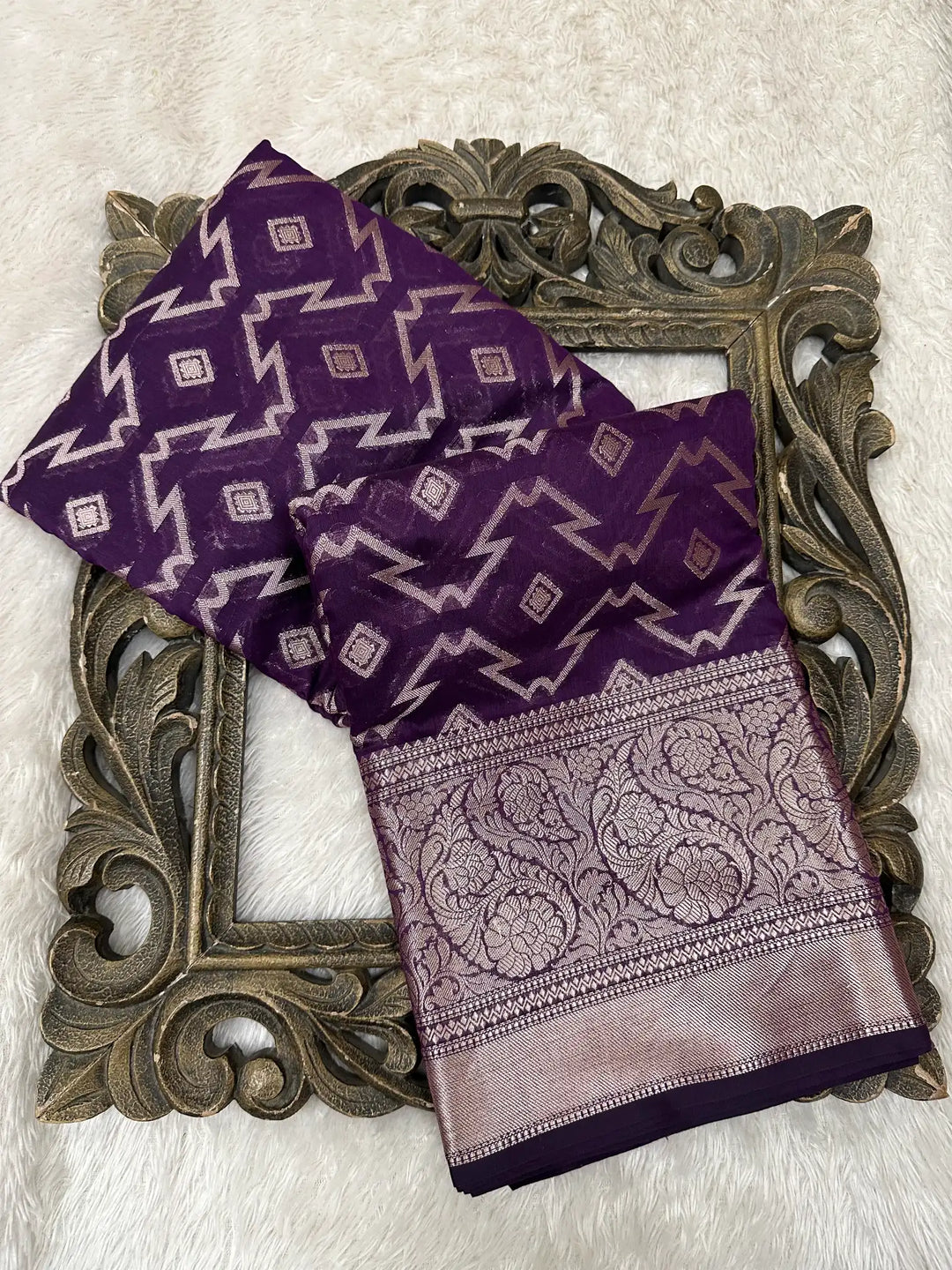 Contemporary Weave Kora Tissue Silk Banarasi Saree
