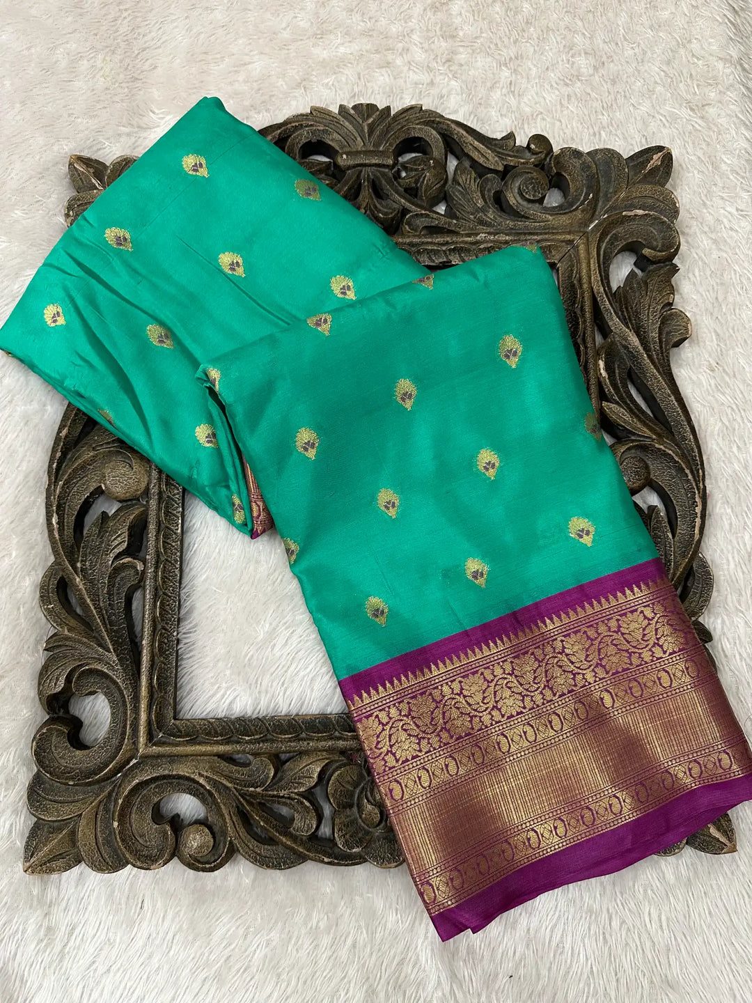 Contemporary Weave Kora Tissue Silk Banarasi Saree