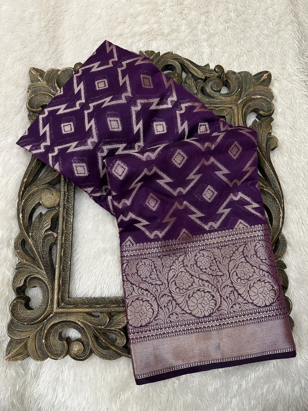 Contemporary Weave Kora Tissue Silk Banarasi Saree