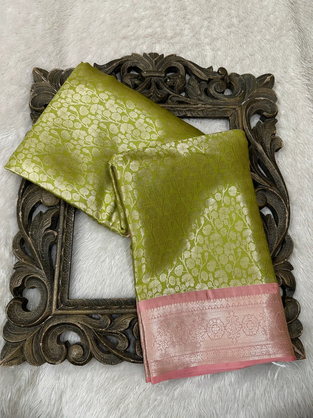 Contemporary Weave Kora Tissue Silk Banarasi Saree