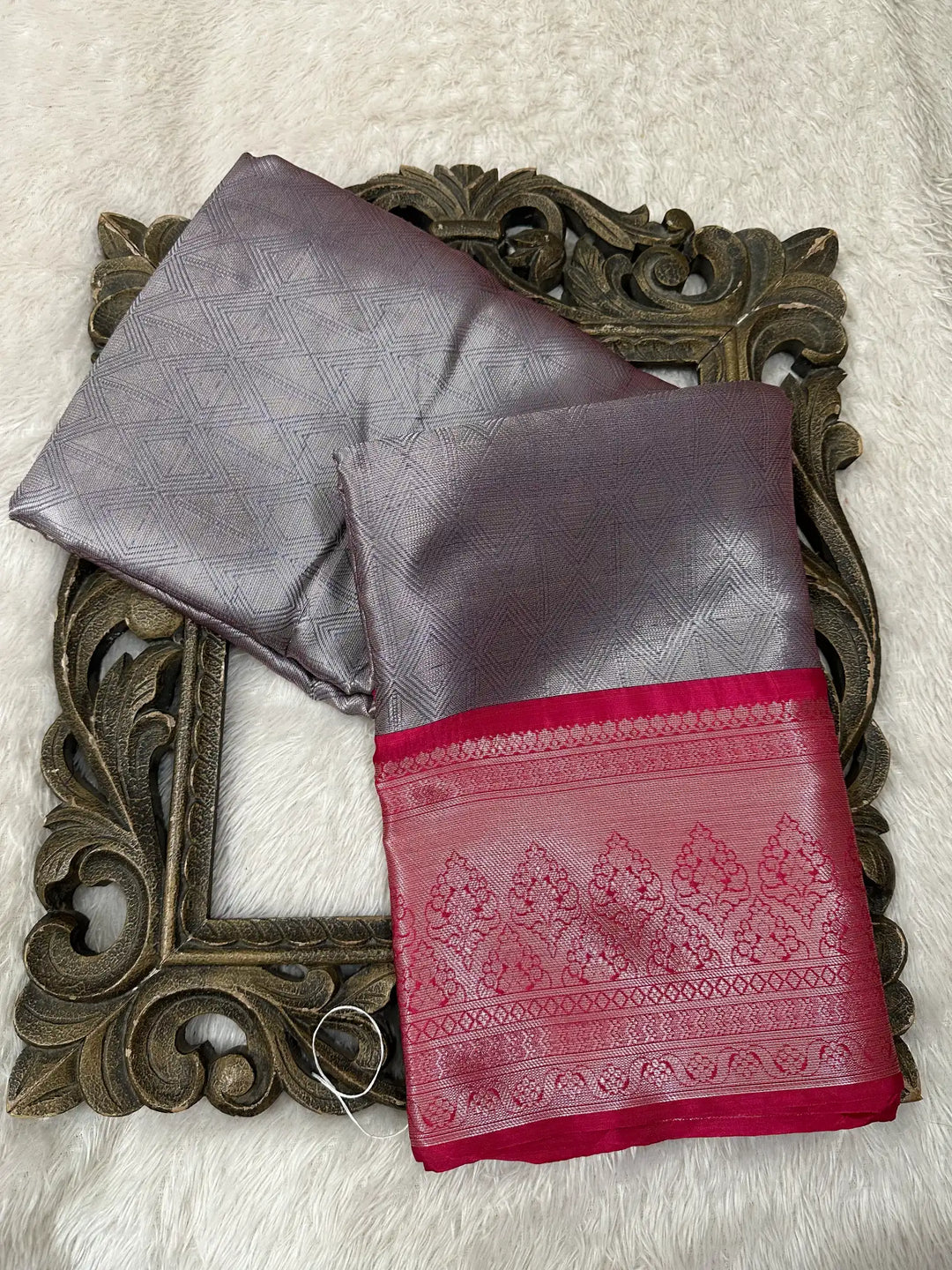Contemporary Weave Kora Tissue Silk Banarasi Saree