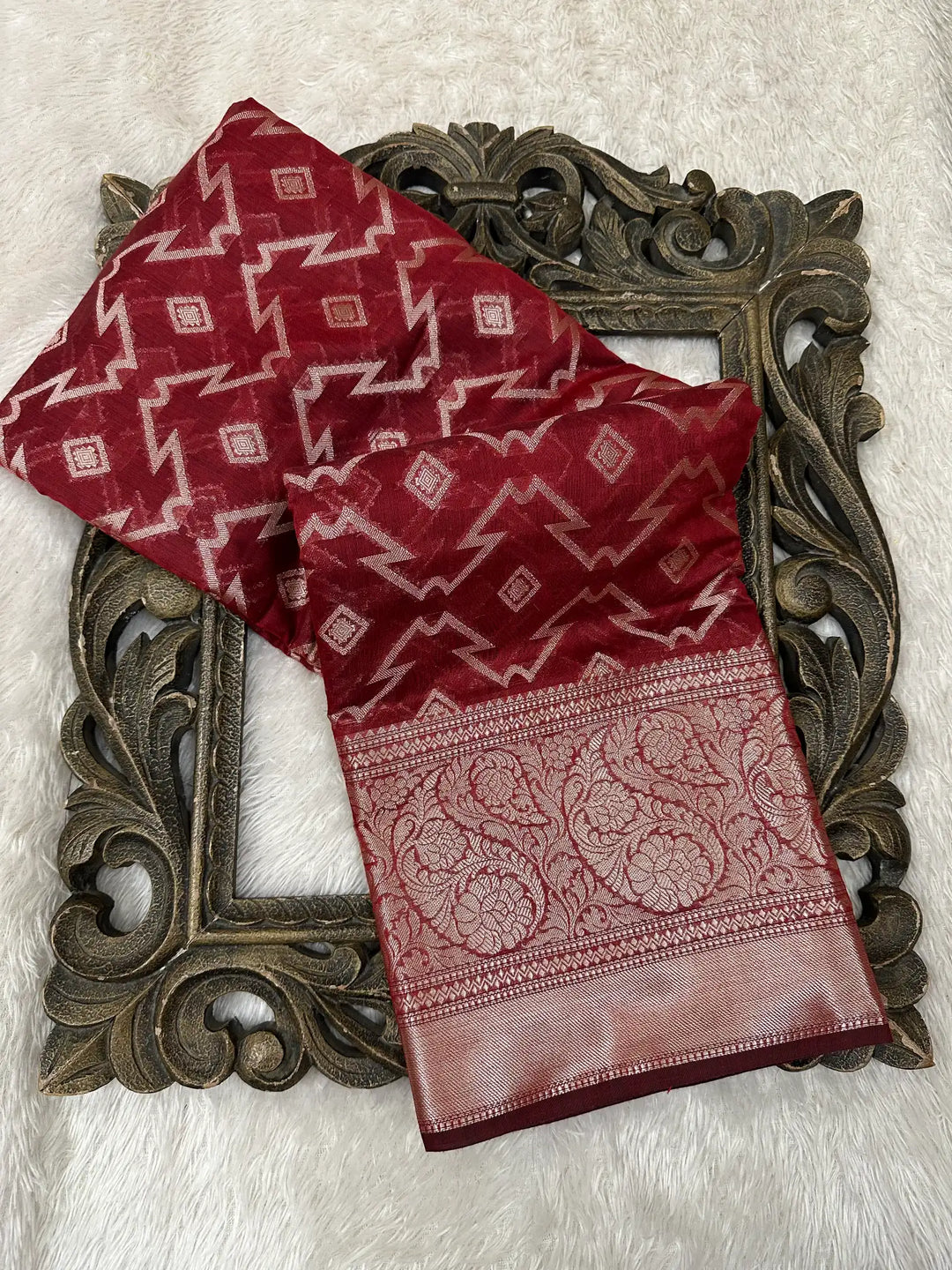 Contemporary Weave Kora Tissue Silk Banarasi Saree