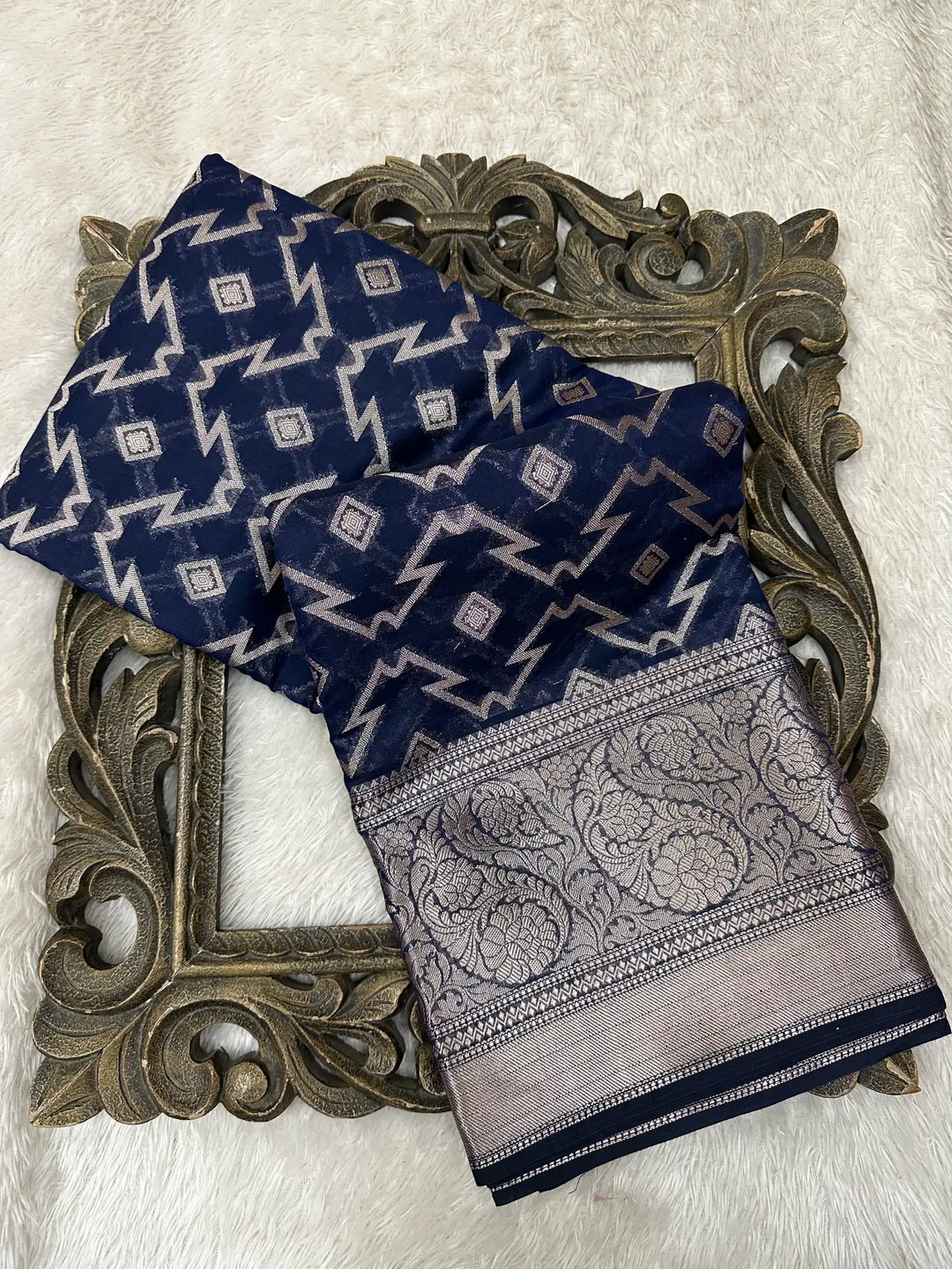 Contemporary Weave Kora Tissue Silk Banarasi Saree