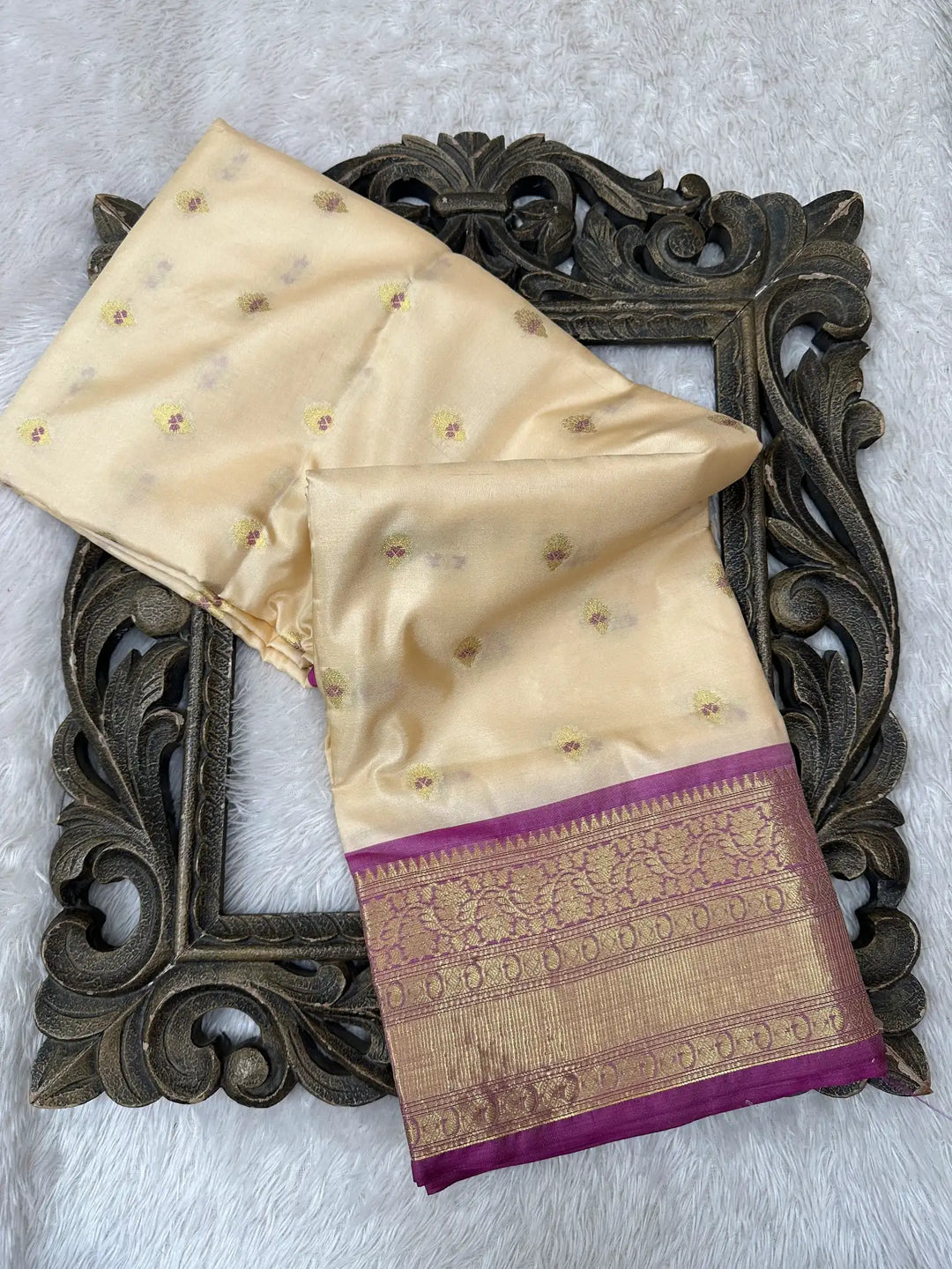 Contemporary Weave Kora Tissue Silk Banarasi Saree