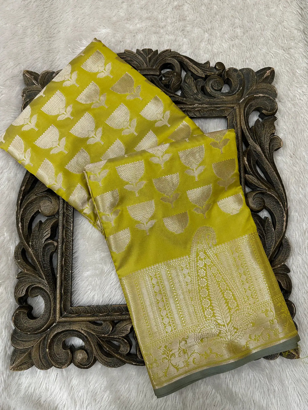 Contemporary Weave Kora Tissue Silk Banarasi Saree