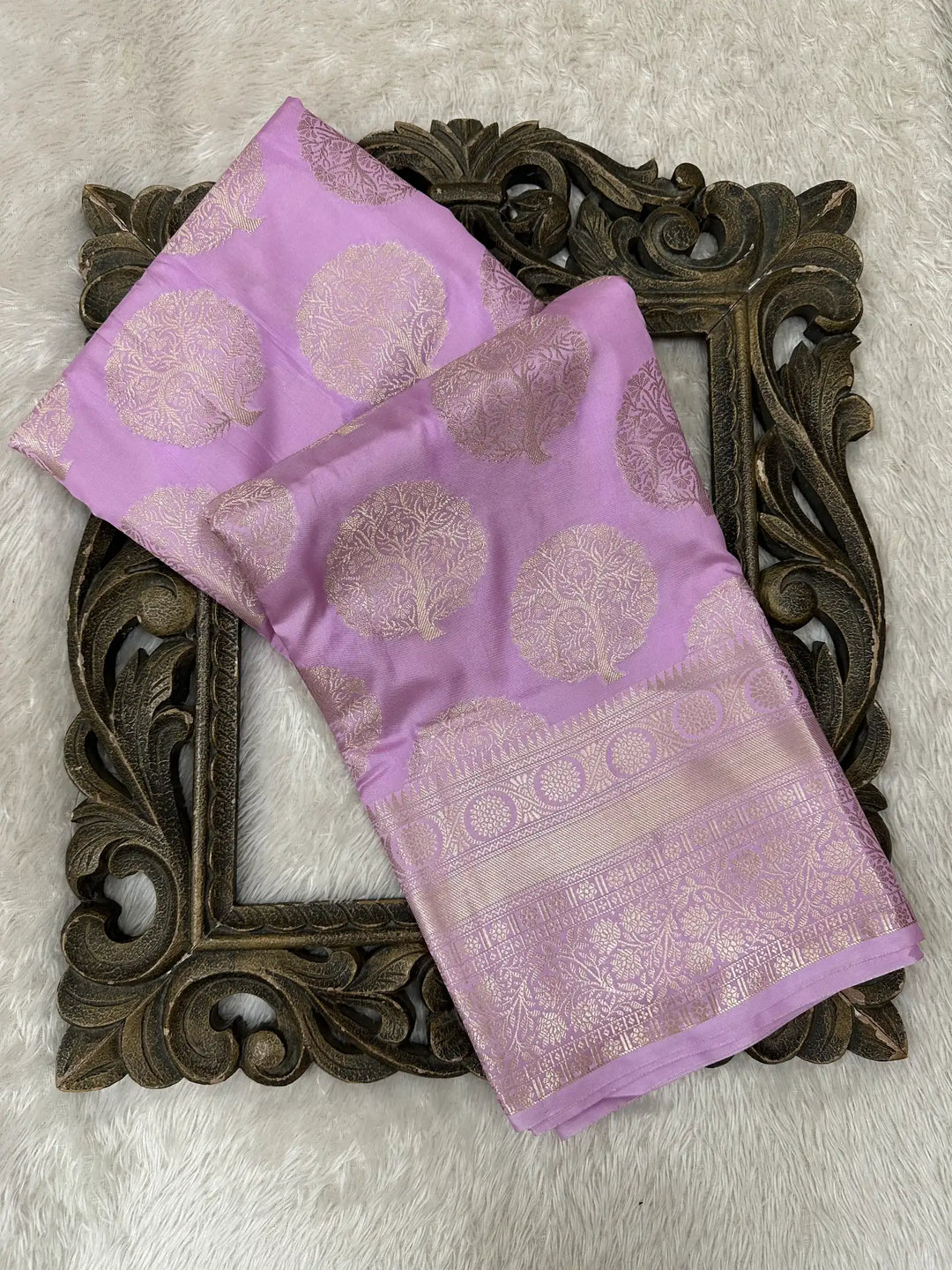 Contemporary Weave Kora Tissue Silk Banarasi Saree