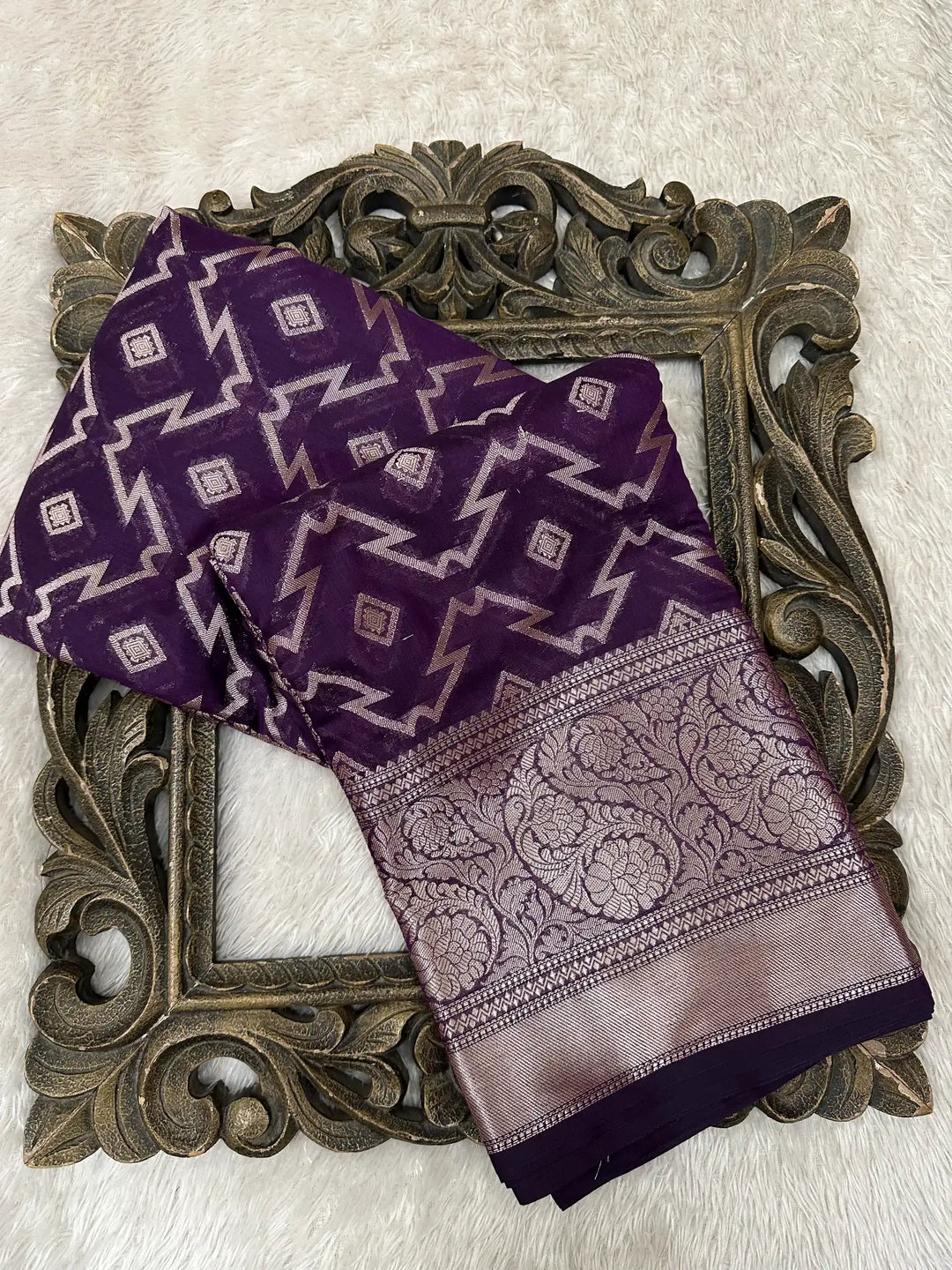 Contemporary Weave Kora Tissue Silk Banarasi Saree