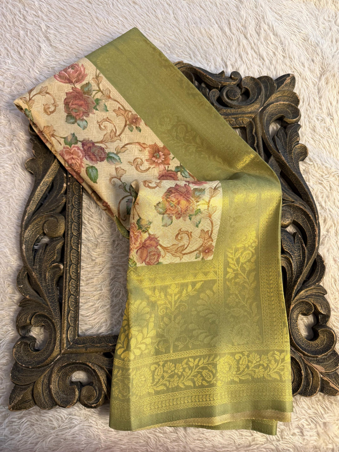 Trending Softsilk Jacquard Unique Banarasi Saree