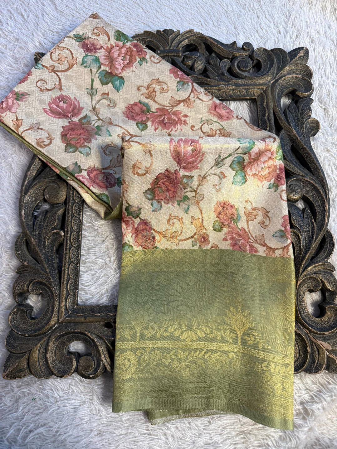 Trending Softsilk Jacquard Unique Banarasi Saree