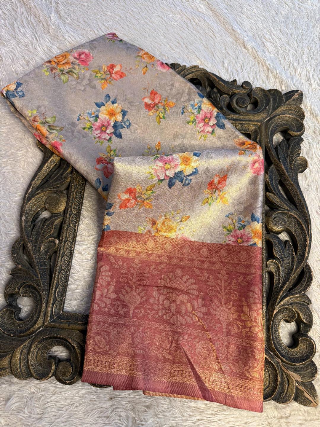 Trending Softsilk Jacquard Unique Banarasi Saree