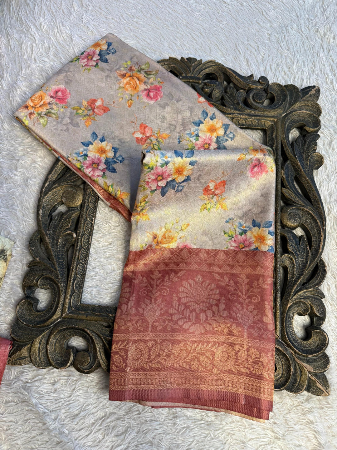 Trending Softsilk Jacquard Unique Banarasi Saree