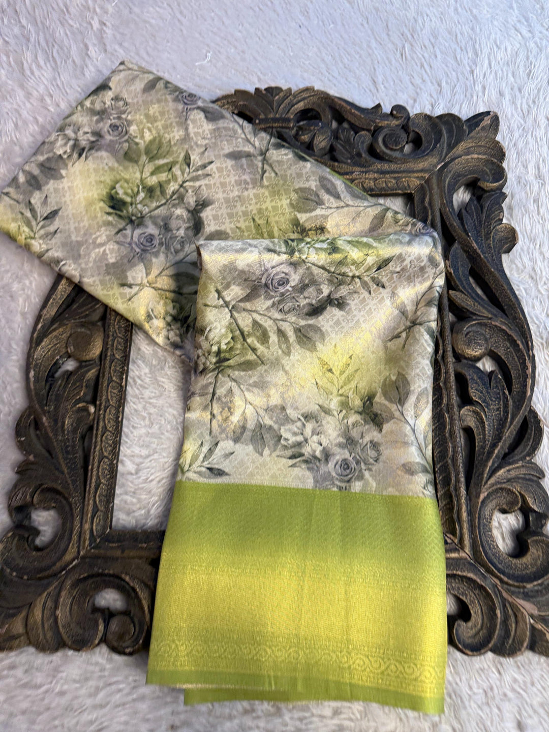 Trending Softsilk Jacquard Unique Banarasi Saree