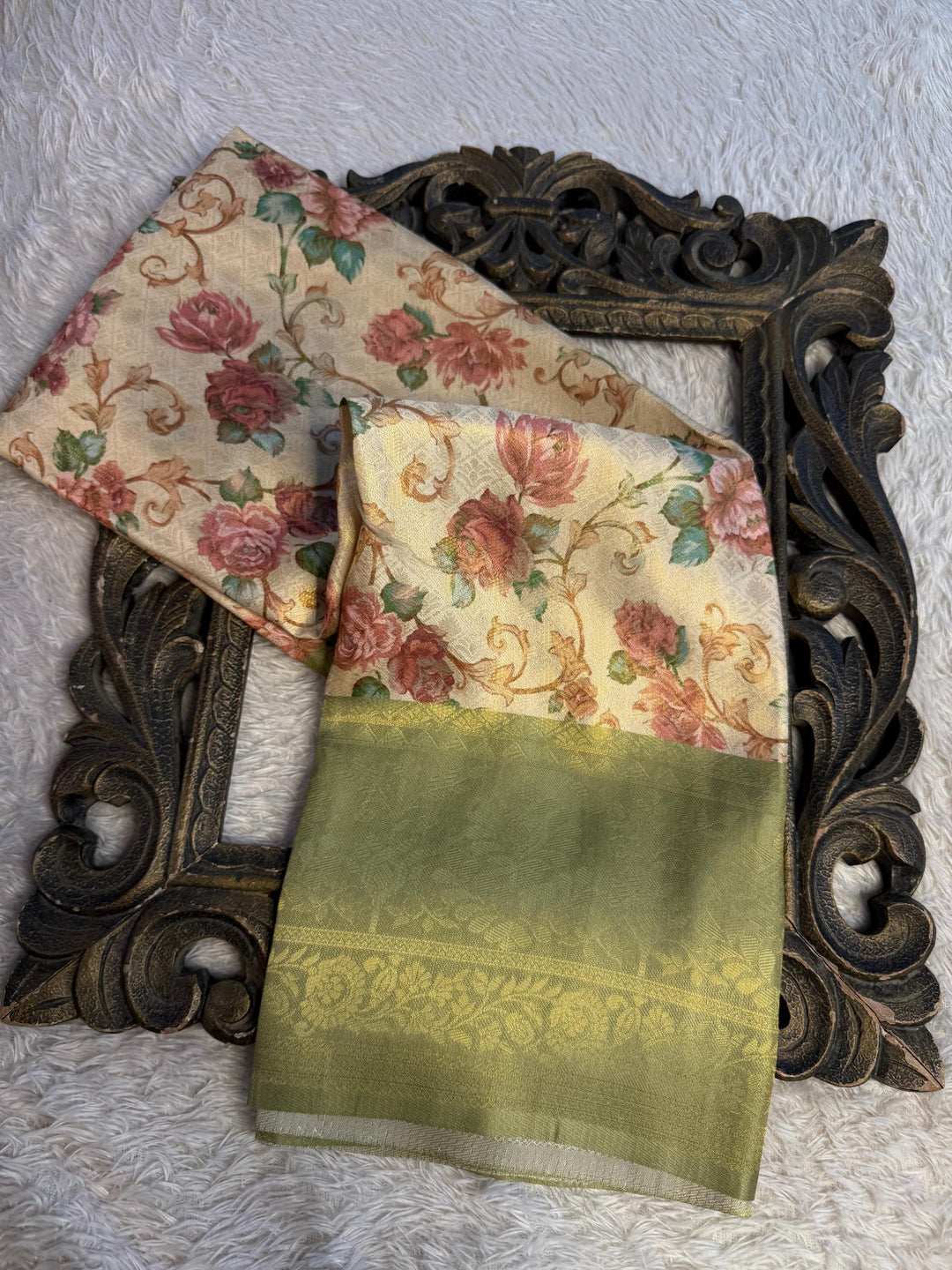 Trending Softsilk Jacquard Unique Banarasi Saree