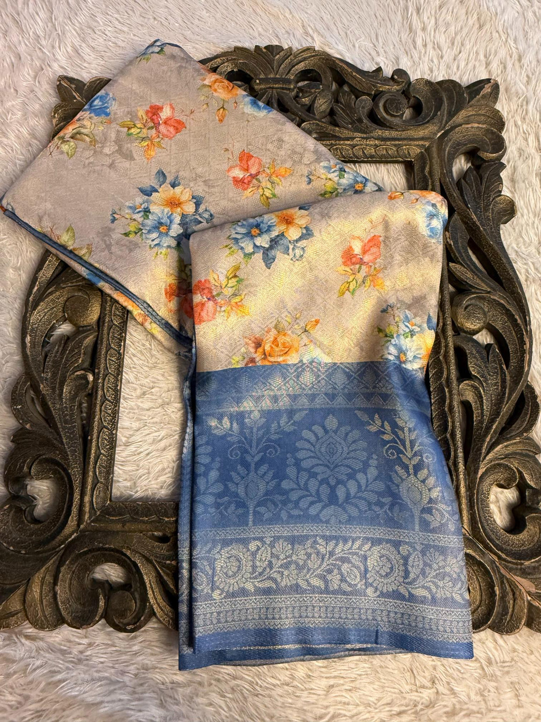Trending Softsilk Jacquard Unique Banarasi Saree