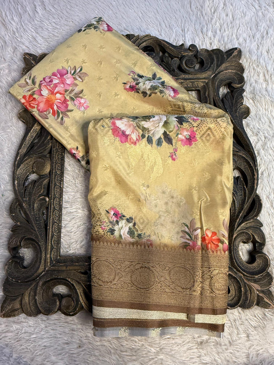 Trending Softsilk Jacquard Unique Banarasi Saree
