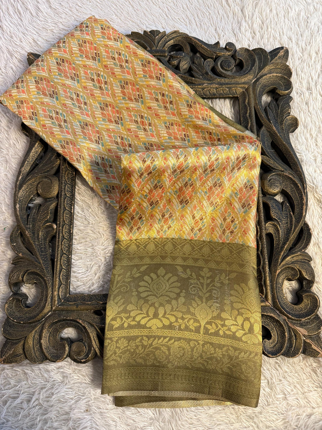 Trending Softsilk Jacquard Unique Banarasi Saree