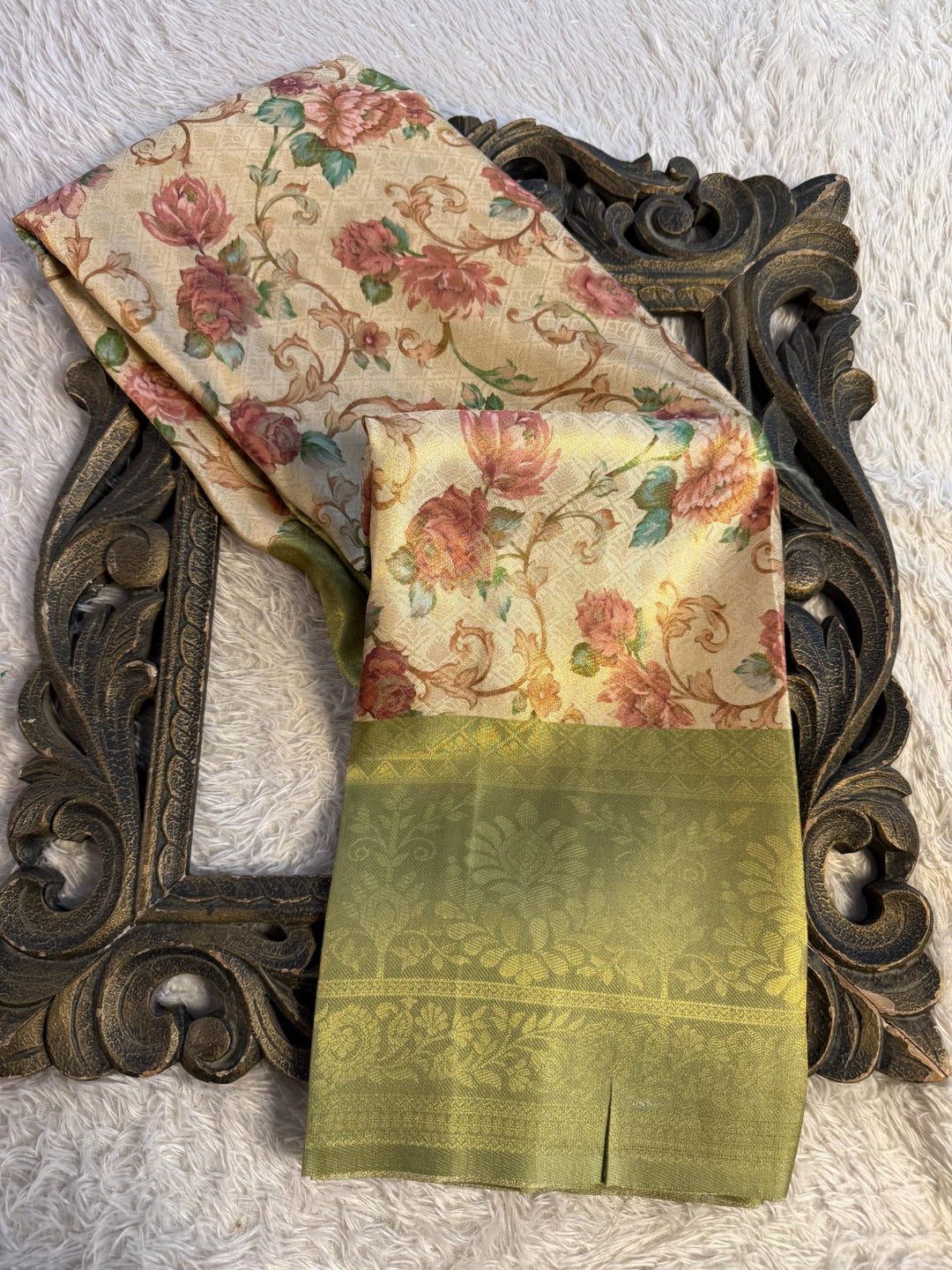 Trending Softsilk Jacquard Unique Banarasi Saree