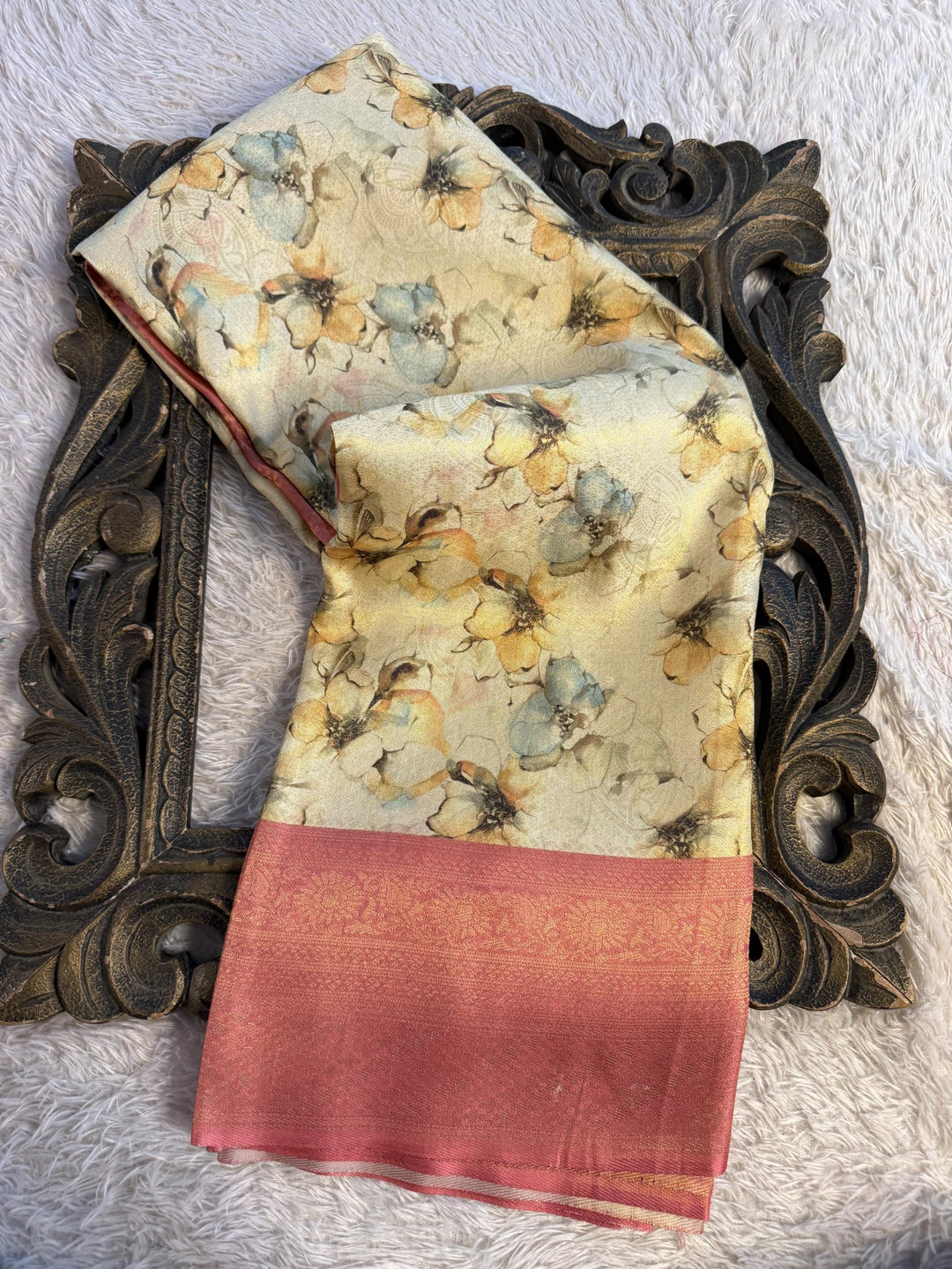 Trending Softsilk Jacquard Unique Banarasi Saree