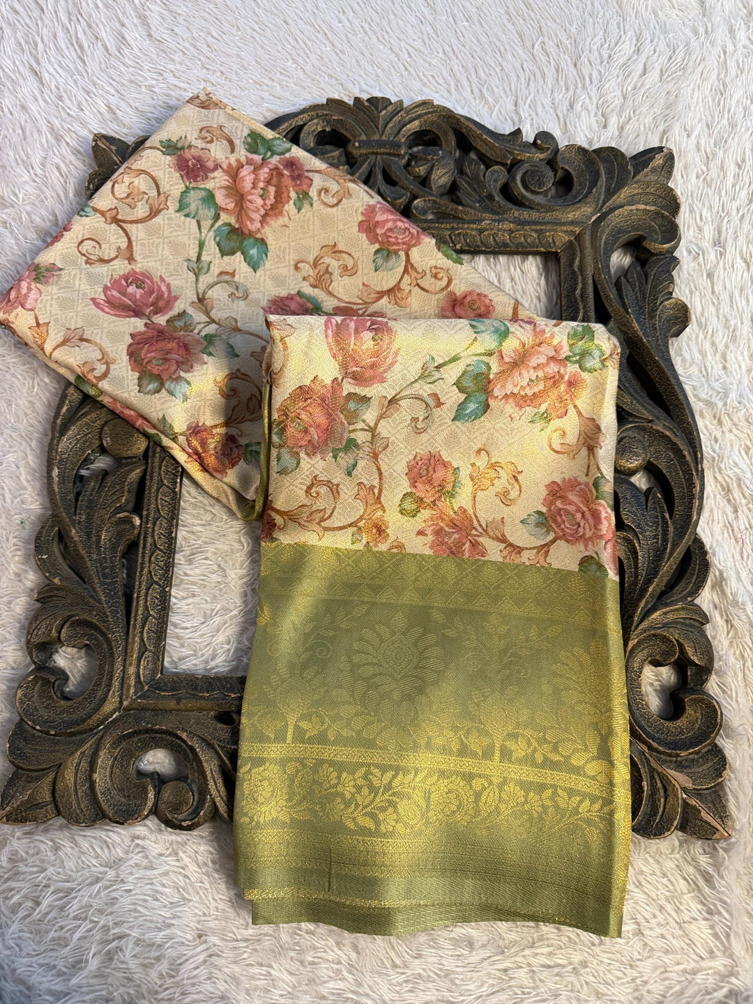 Trending Softsilk Jacquard Unique Banarasi Saree